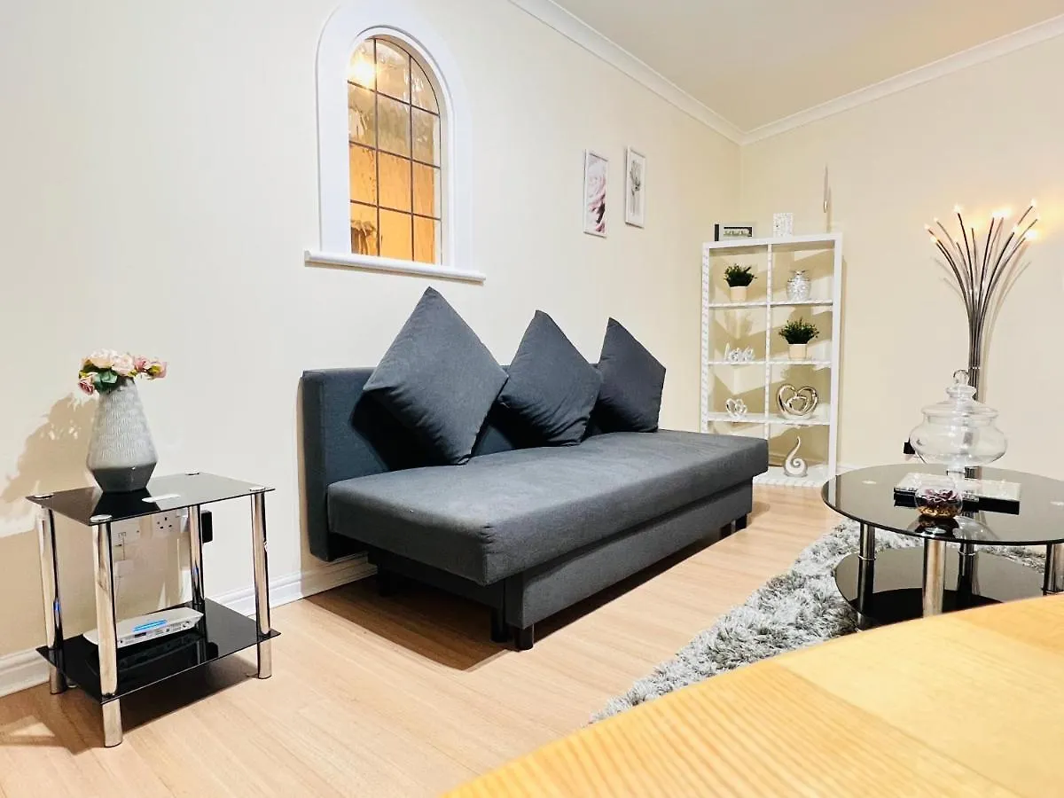 Peaceful 2 Bedroom Flat With Free Parking Эдинбург 0*,  Великобритания