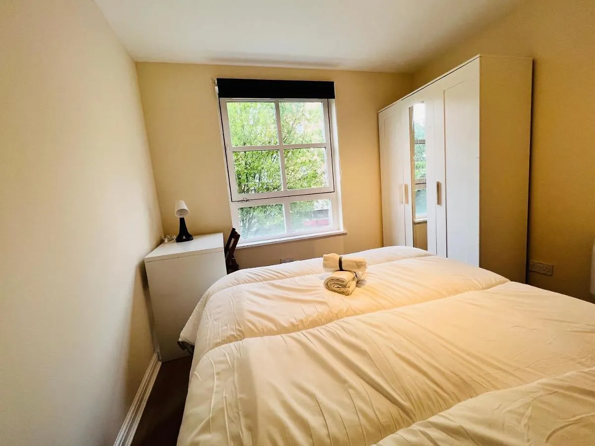 Peaceful 2 Bedroom Flat With Free Parking Edinburgh